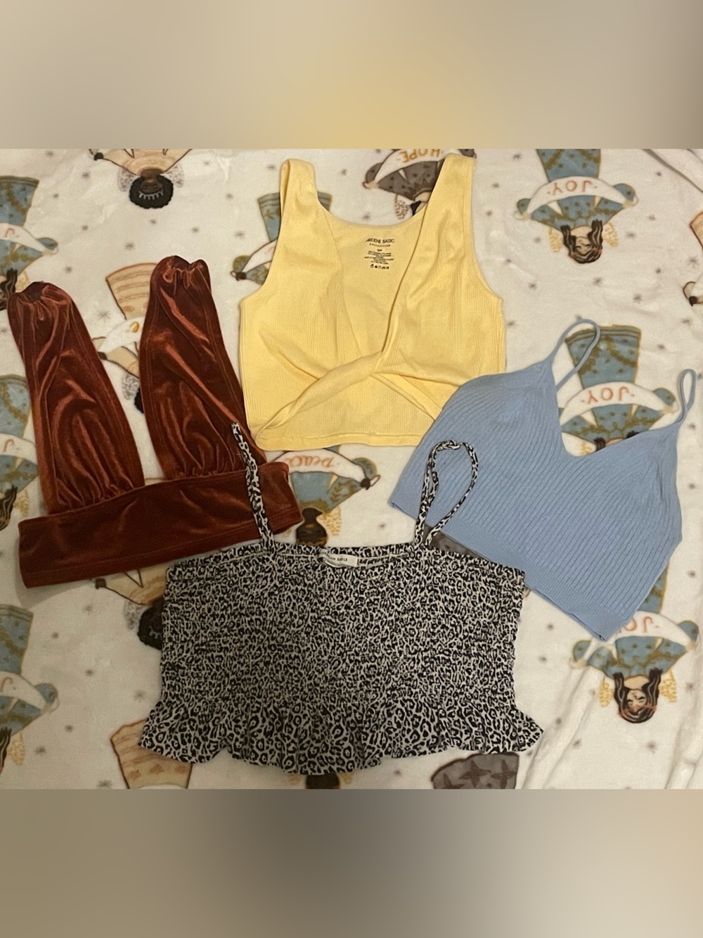 LOT 4 tiny tops
